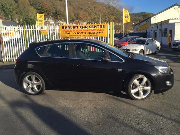 2011 Vauxhall Astra 2.0 CDTi 16v SRi 5dr image 2