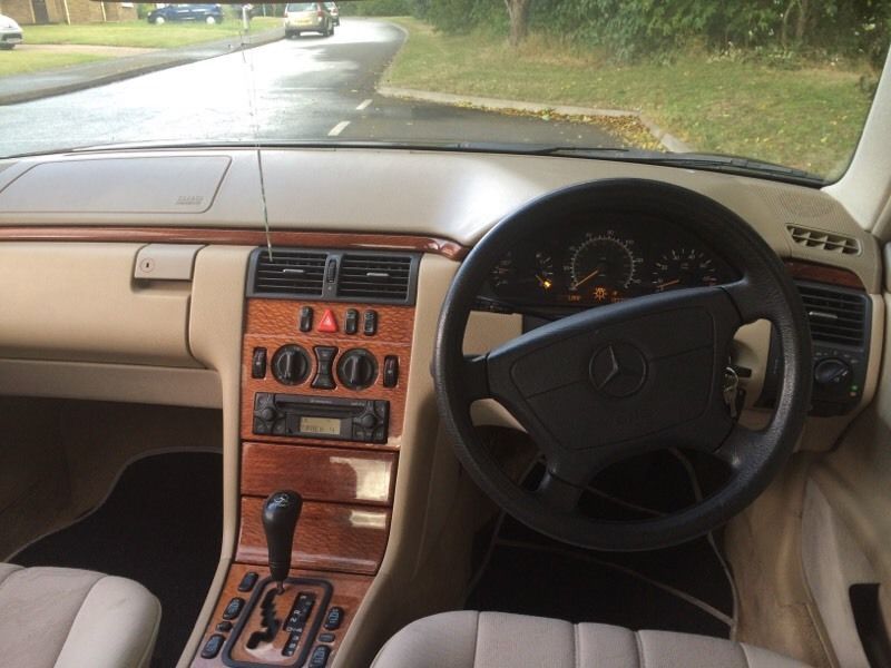 1990 Mercedes e240 2.4 12 month mot! image 3