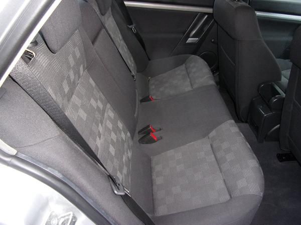 2008 Vauxhall Vectra 1.8 i VVT SRi 5dr image 5