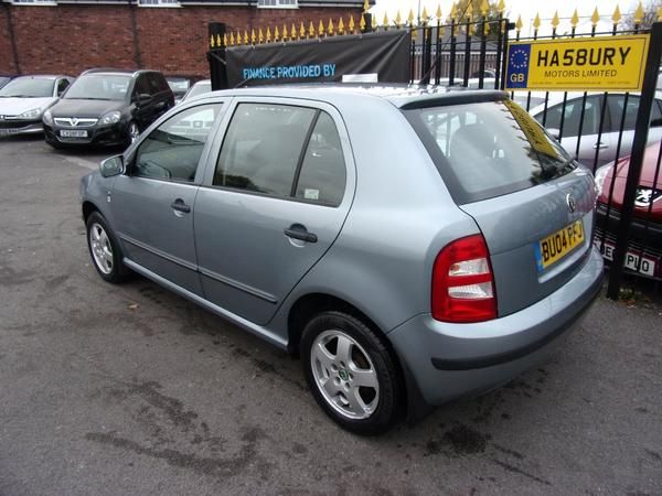 2004 Skoda Fabia 1.4 16v 5dr image 2