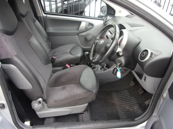 2008 Toyota AYGO 1.0 Platinum 3dr image 4