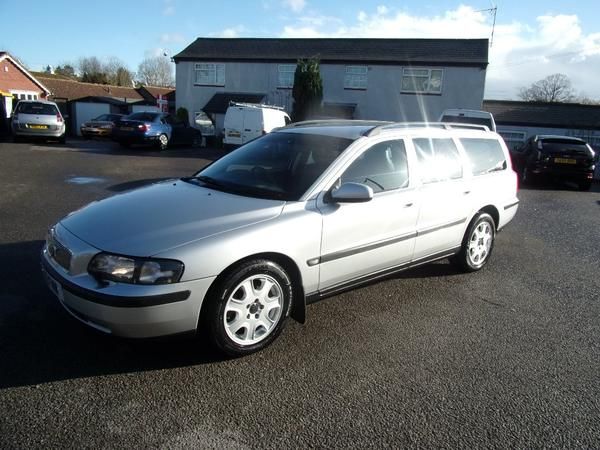 2001 Volvo V70 2.4 SE 5dr image 1