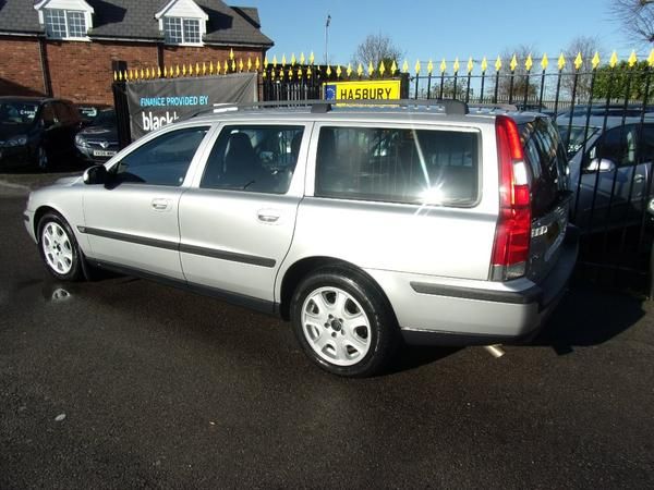 2001 Volvo V70 2.4 SE 5dr image 2