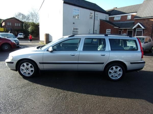 2001 Volvo V70 2.4 SE 5dr image 4