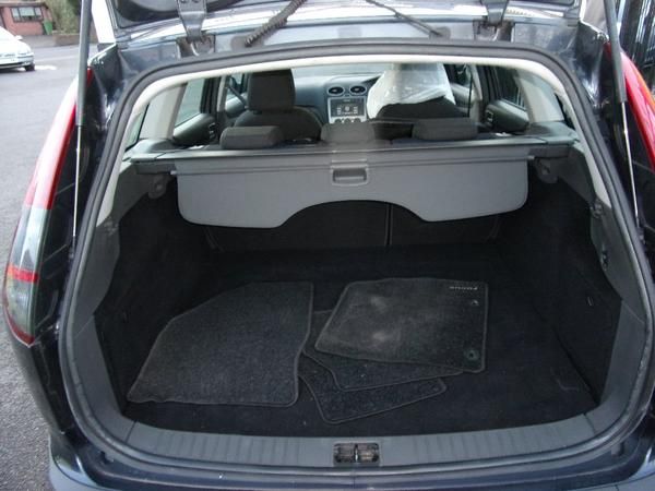 2006 Ford Focus 1.8 TDCi Zetec 5dr image 5
