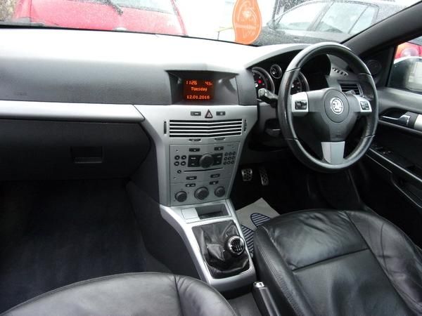 2008 Vauxhall Astra 1.9 CDTi 8v SRi Sport 3dr image 4
