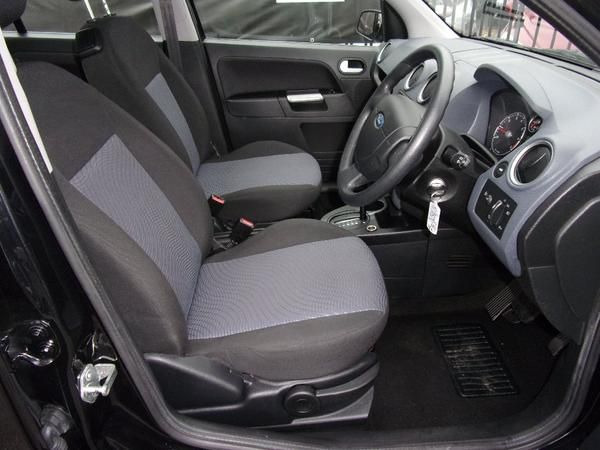 2009 Ford Fusion 1.6 Zetec 5dr Auto image 4