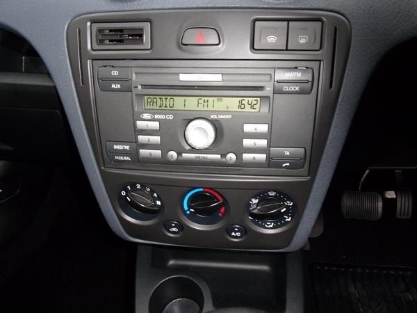 2009 Ford Fusion 1.6 Zetec 5dr Auto image 5