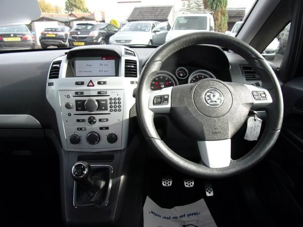 2007 Vauxhall Zafira 1.8 i 16v SRi 5dr image 4