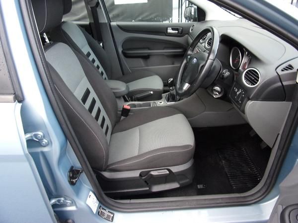2008 Ford Focus 1.8 Zetec 5dr image 4