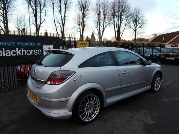 2008 Vauxhall Astra 1.8 i 16v Sport 3dr image 2