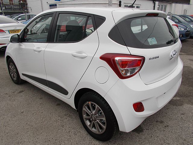 2015 HYUNDAI I10 1.0 5dr image 2