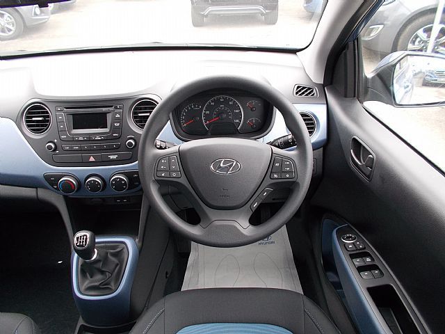 2015 HYUNDAI I10 1.0 Se 5dr image 4