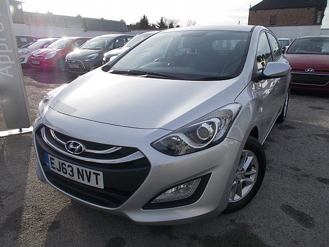 2013 HYUNDAI I30 1.6 Active 5dr image 1