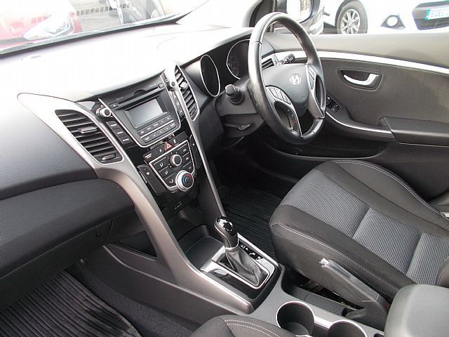 2013 HYUNDAI I30 1.6 Active 5dr image 4