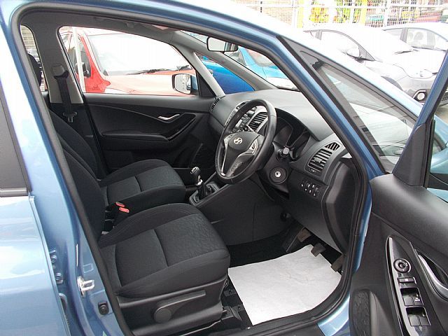 2013 HYUNDAI IX20 1.6 Crdi Active 5dr image 3