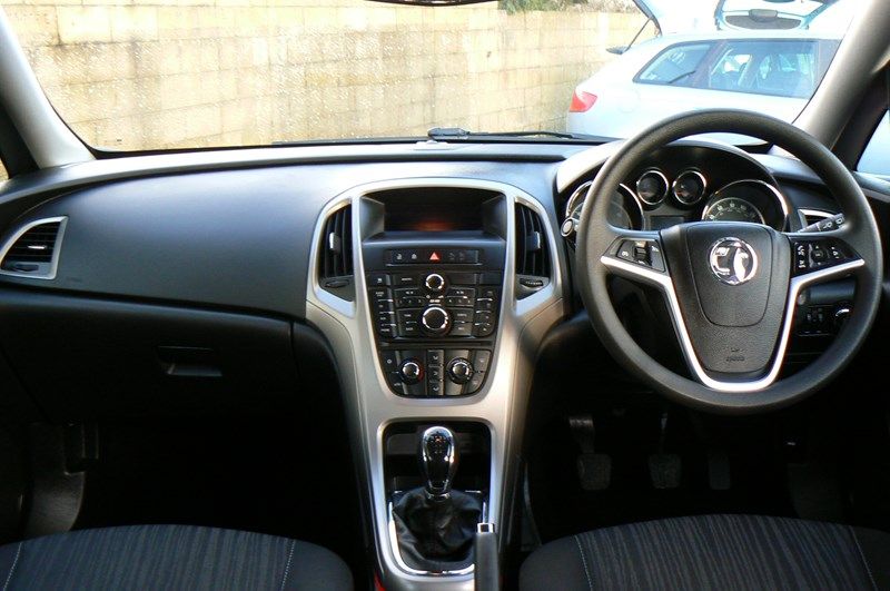 2012 VAUXHALL ASTRA Ecoflex Exclusive image 4