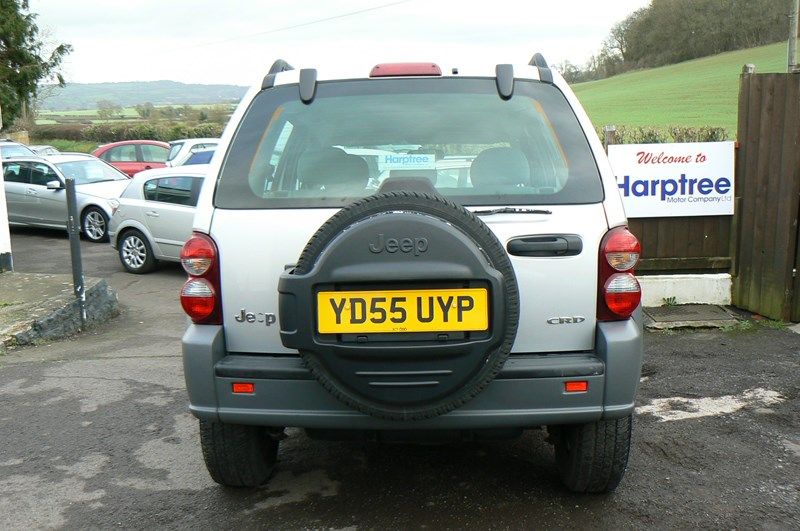 2005 JEEP CHEROKEE Sport image 3