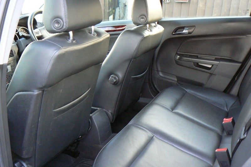 2005 VAUXHALL ASTRA Elite image 5