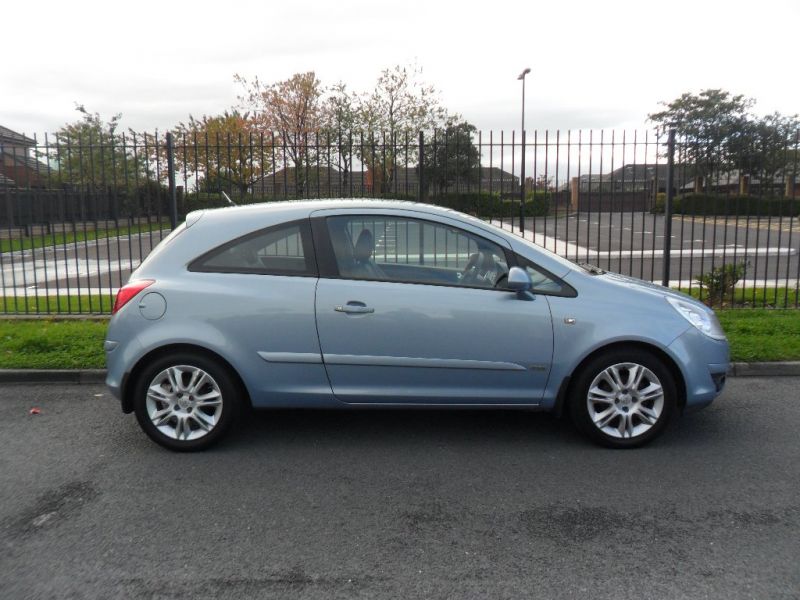 2007 Vauxhall Corsa 1.2 i 16v Design 3dr image 2