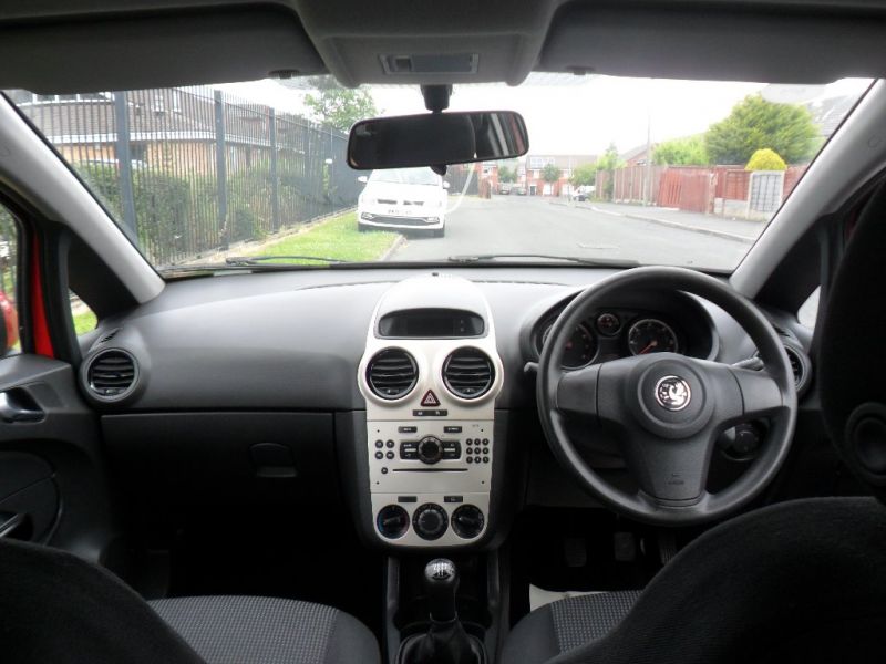 2009 Vauxhall Corsa 1.2 i 16v Life 3dr image 4
