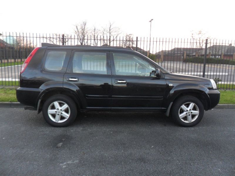 2005 Nissan X-Trail 2.2 dCi Sport 5dr image 2