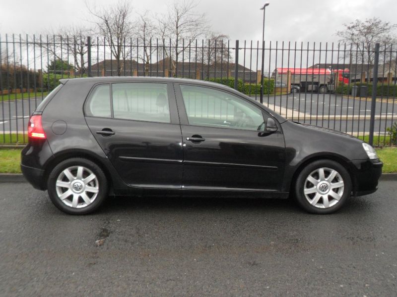 2005 Volkswagen Golf 2.0 TDI GT 5dr image 2