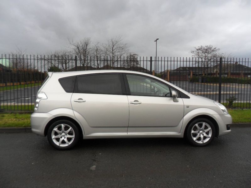 2008 Toyota Corolla Verso 2.2 D-4D SR 5dr image 2