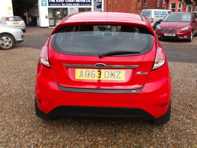 2013 Ford Fiesta 1.25 ZETEC 5DR image 3