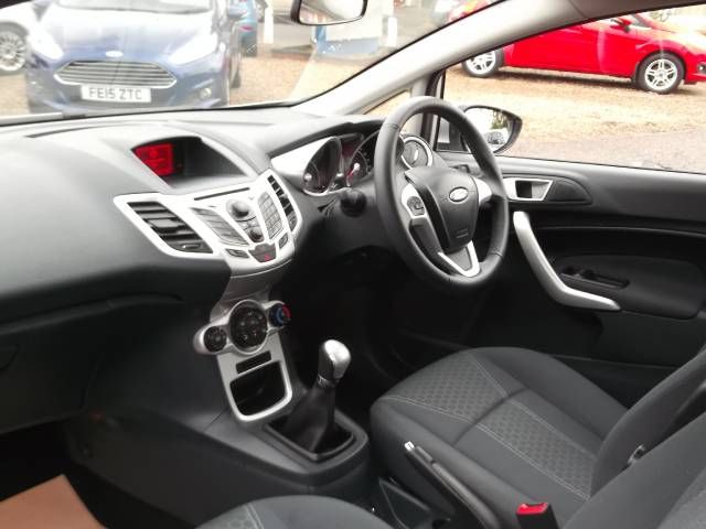 2012 Ford Fiesta 1.25 ZETEC 3DR image 5
