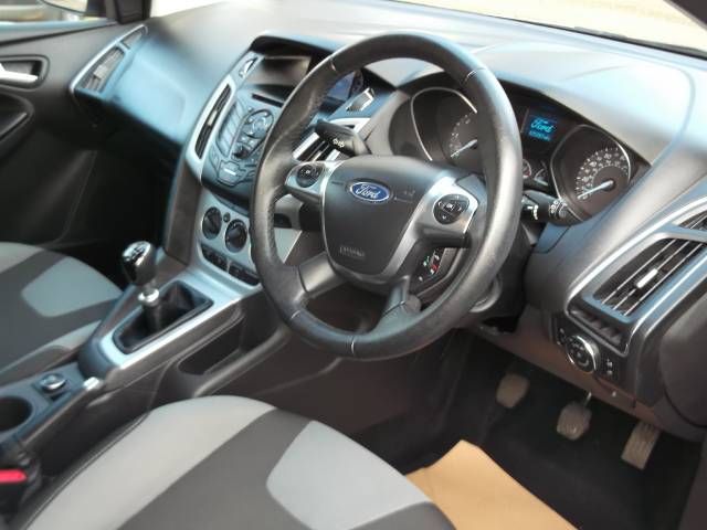 2012 Ford Focus 1.6 TDCI ZETEC image 4