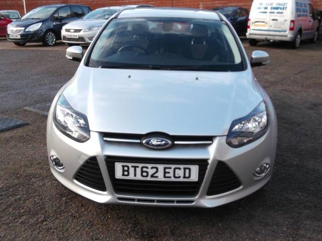 2012 Ford Focus 1.6 ZETEC 5DR image 3