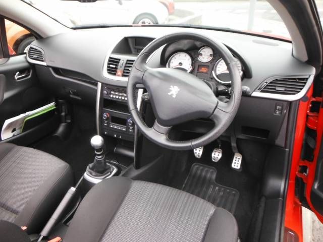 2010 PEUGEOT 207 1.6 THP 156 GT 2dr image 4