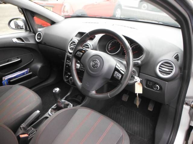 2011 VAUXHALL CORSA 1.2 SXi 5dr image 4