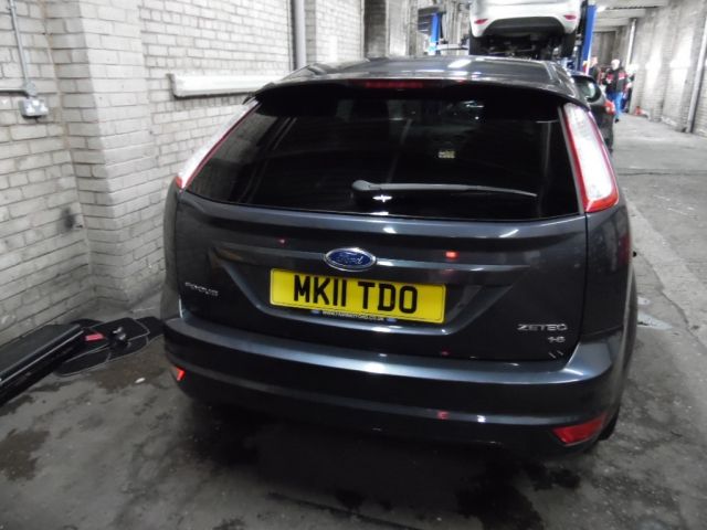2011 FORD FOCUS 1.6 Zetec 5dr image 3