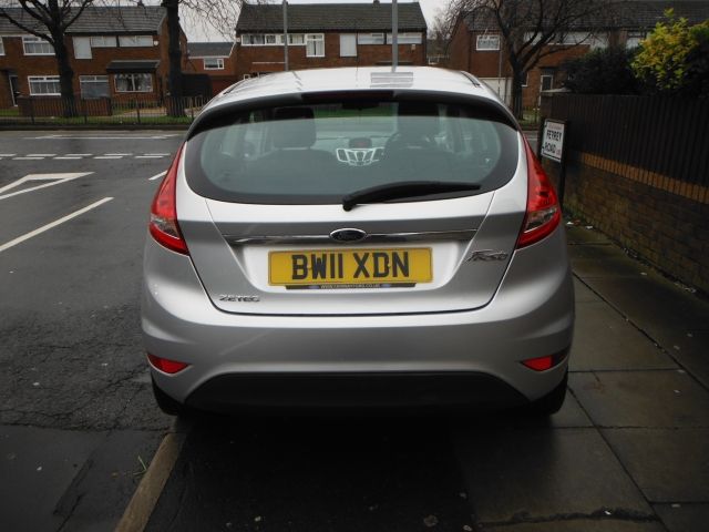 2011 FORD FIESTA 1.25 Zetec 3dr image 3