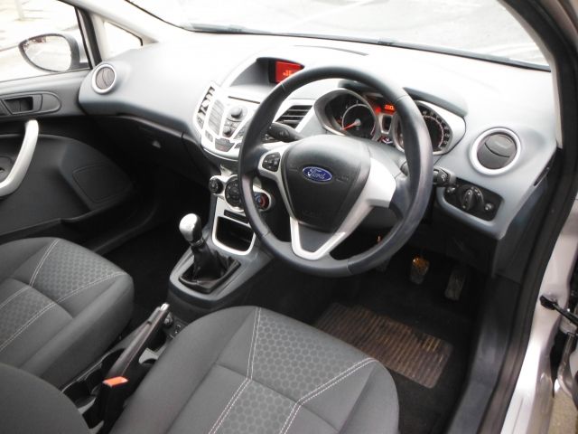 2011 FORD FIESTA 1.25 Zetec 3dr image 4