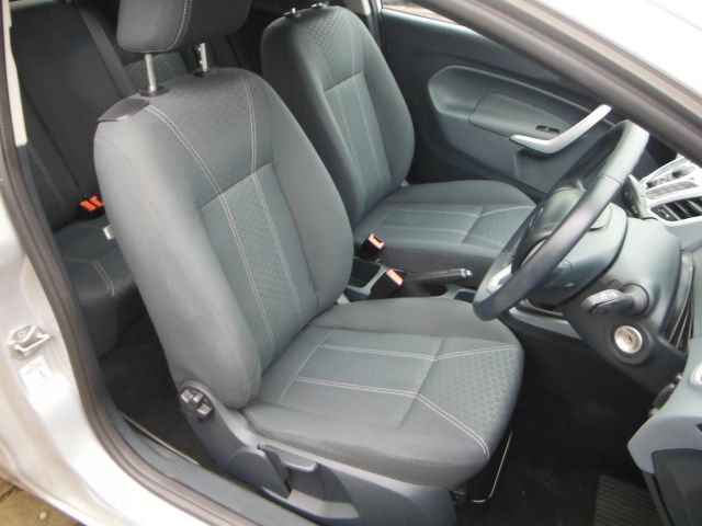 2011 FORD FIESTA 1.25 Zetec 3dr image 5