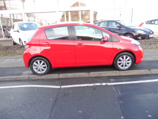2012 TOYOTA YARIS 1.33 VVT-i TR 5dr image 2