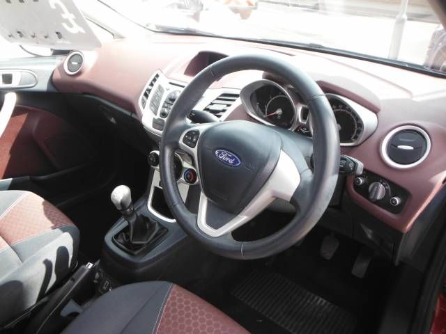 2012 FORD FIESTA 1.4 Zetec 5dr image 4