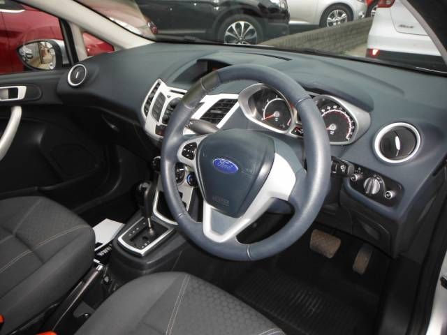 2012 FORD FIESTA 1.4 Zetec 5dr image 4