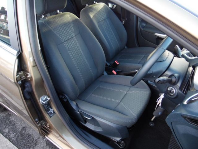 2012 FORD FIESTA 1.4 Zetec 5dr image 5