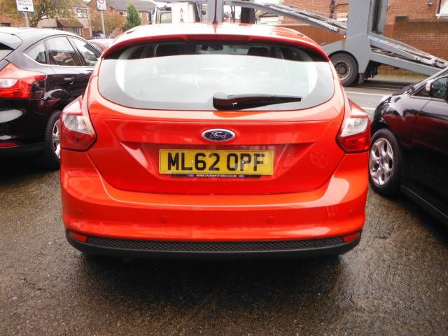 2013 FORD FOCUS 1.6 TDCi 115 Zetec 5dr image 3
