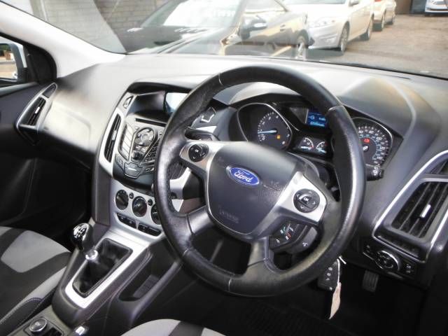 2012 FORD FOCUS 1.0 Zetec 5dr image 4
