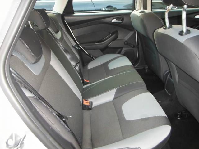 2012 FORD FOCUS 1.0 Zetec 5dr image 5