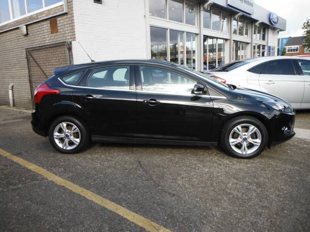 2013 FORD FOCUS 1.6 125 Zetec 5dr image 2