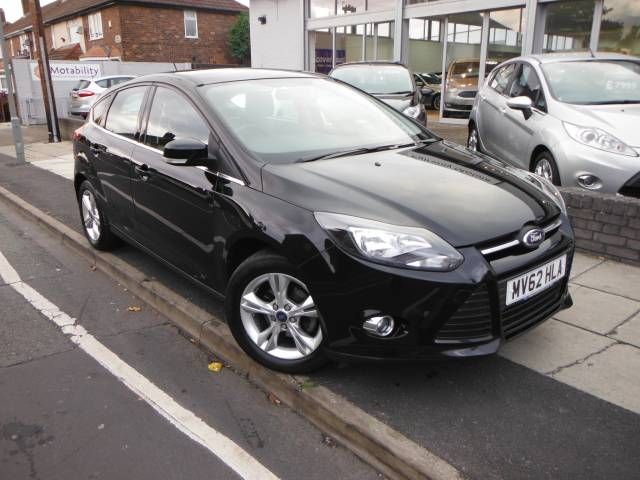 2012 FORD FOCUS 1.6 Zetec 5dr image 1