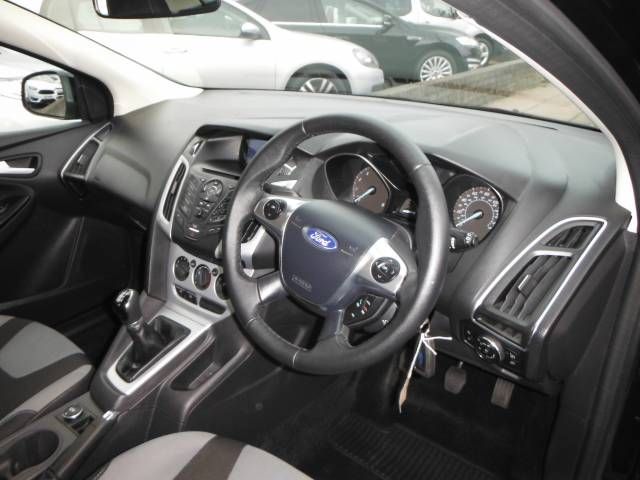 2012 FORD FOCUS 1.6 Zetec 5dr image 4