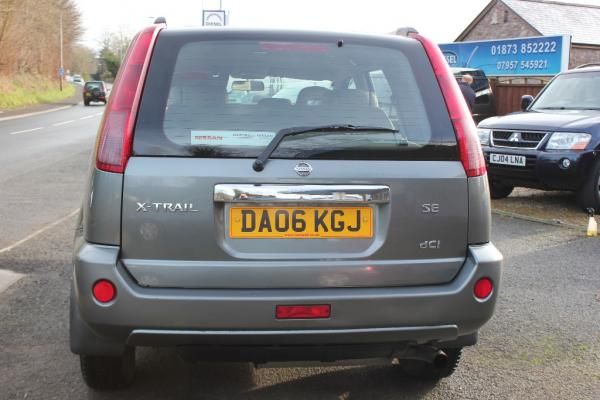 2006 NISSAN X-Trail 2.2dCi SE 5dr image 3