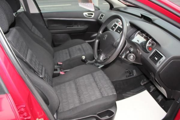 2005 PEUGEOT 307 1.6HDi S 5dr image 4